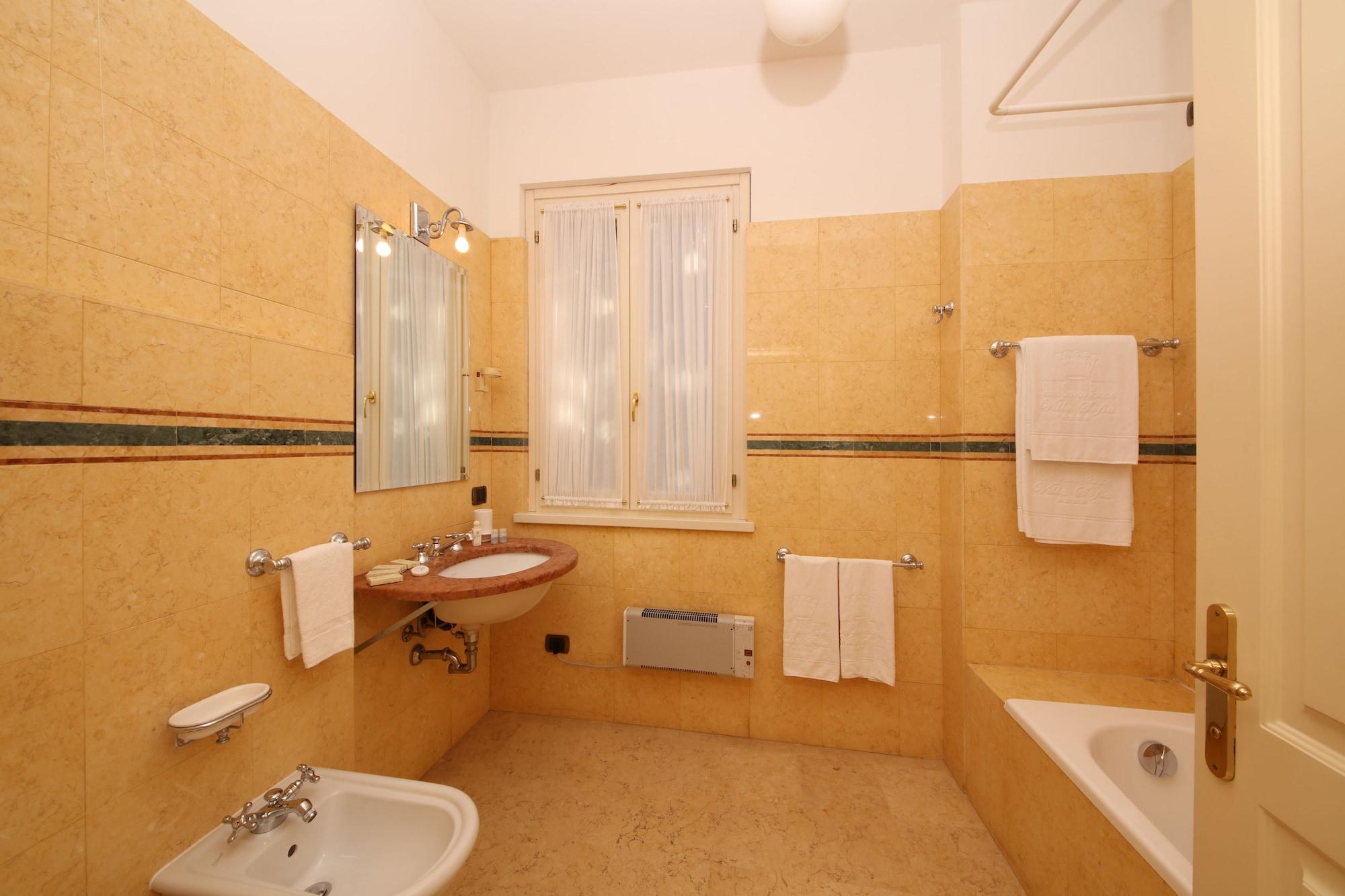 Villa Sofia Hotel Gardone Riviera Eksteriør billede